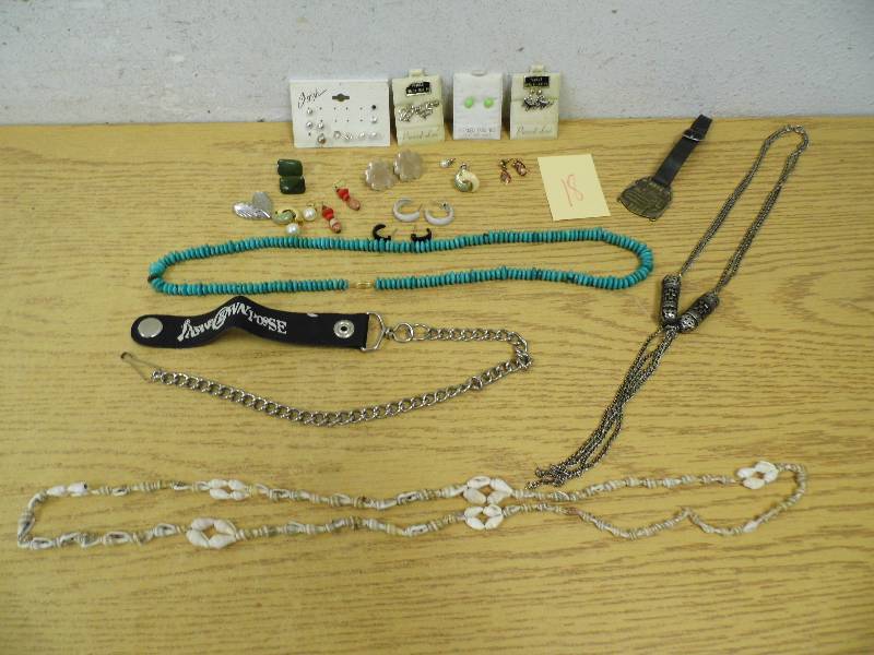 lot 18 image: Earrings & Necklaces