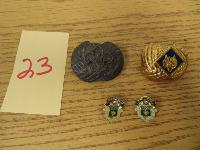 lot 23 image: Vintage Boy Scouts