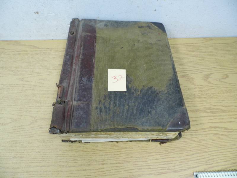 lot 32 image: Lee Hardware Ledger Circa1949