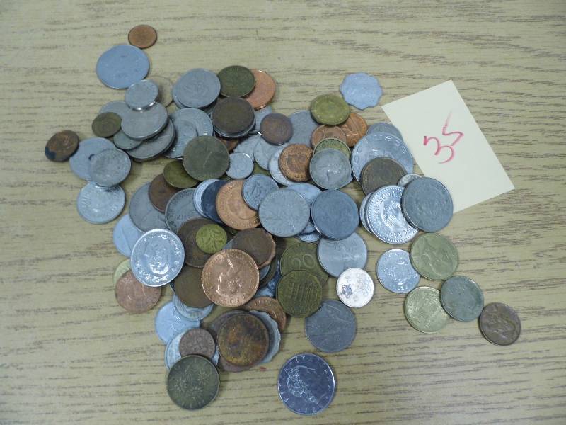 lot 35 image: 100 Foreign Coins