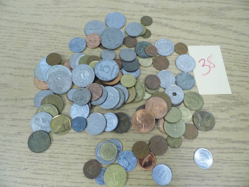 lot 38 image: 100 Foreign Coins