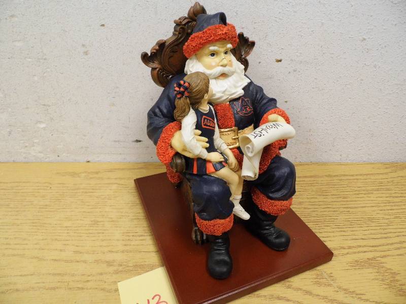 lot 43 image: Santa Figure w Girl - Auburn