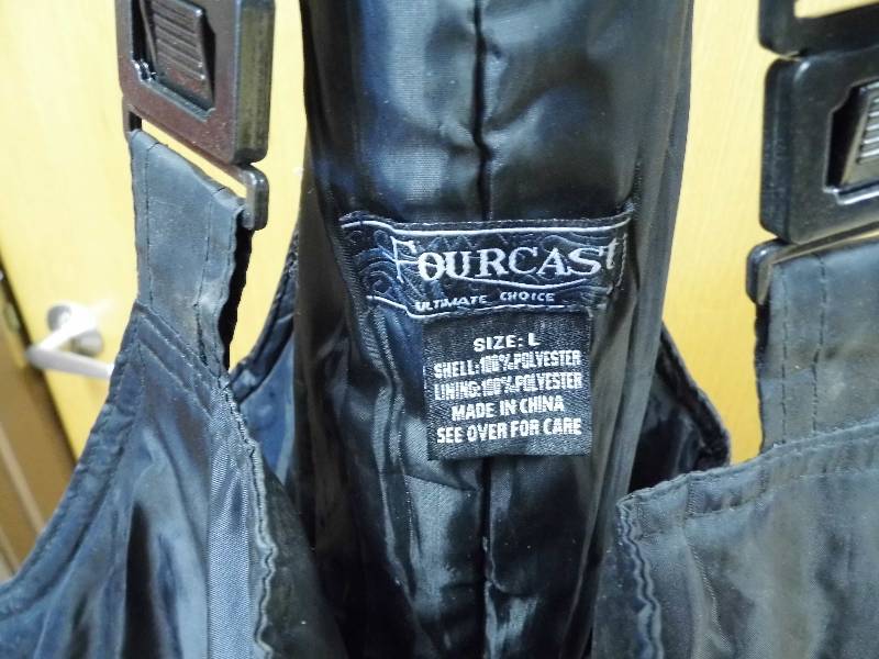 lot 58 image: Large Bibs