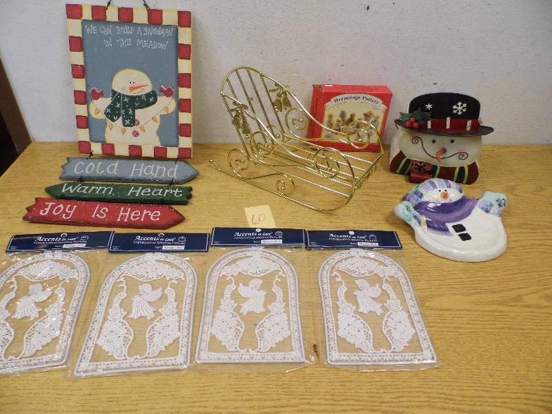 lot 60 image: Christmas Sleigh - Sign and More