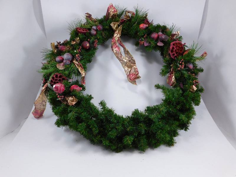 Christmas Wreath & Basket