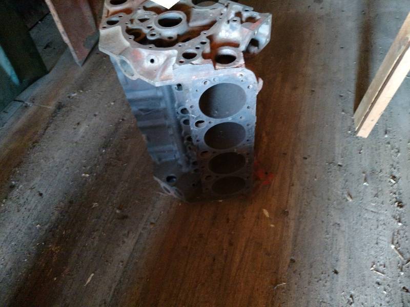 lot 71 image: Chev. Engine Block...