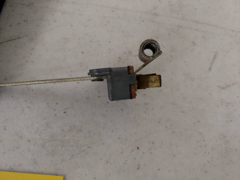 lot 19 image: GM Switch No. 8.852, NOS...