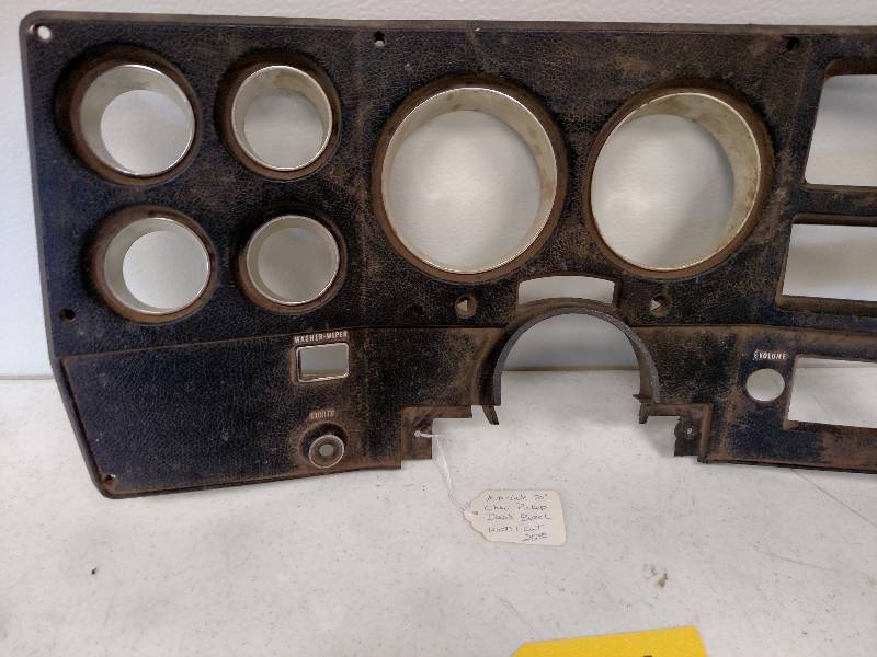 lot 162 image: Mid-Late 70s Chev. Pickup Dash Bez...