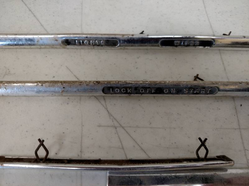 lot 211 image: 1959-60 Chev. Dash Trim...