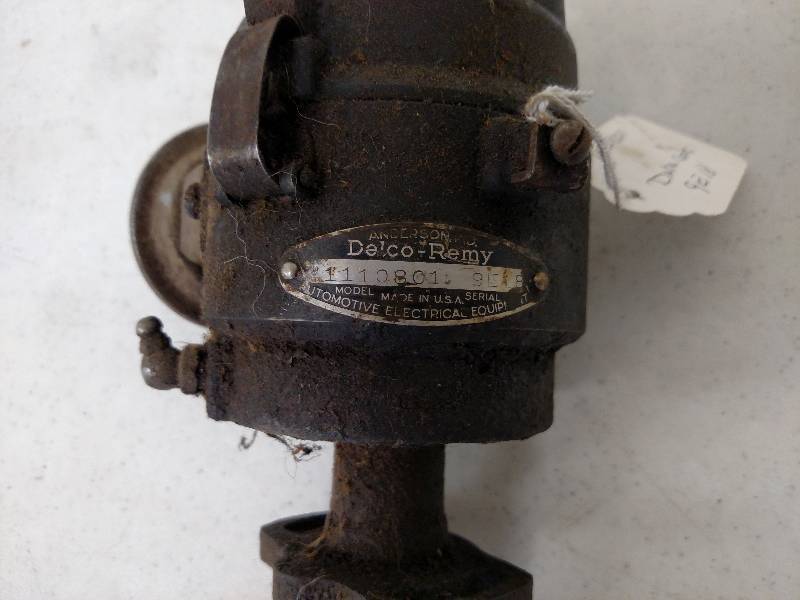 lot 258 image: 1938-49 Buick 248 Distributor...