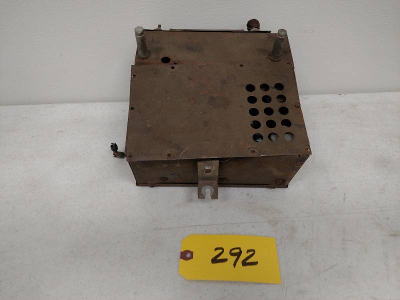lot 292 image: 39 Chev. Radio...