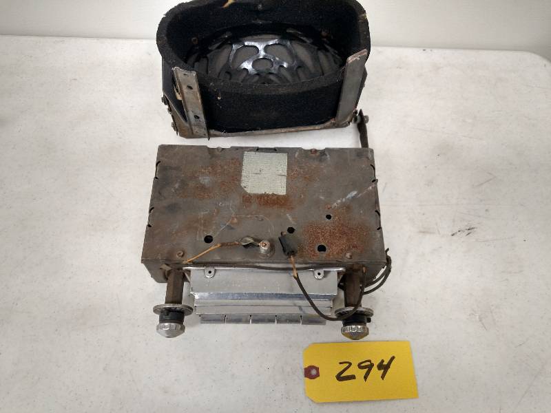 lot 294 image: 5556 Chev. Wonderbar Radio...