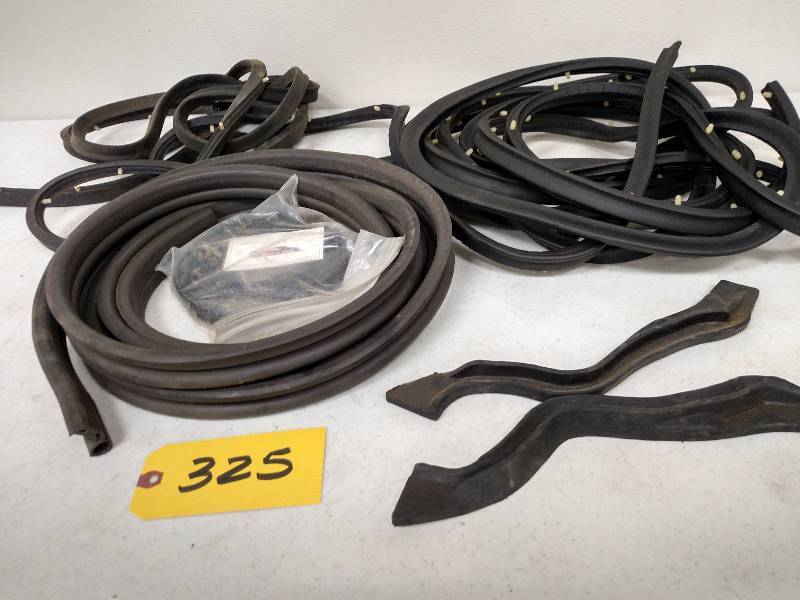 lot 325 image: Asstd Weatherstrip...