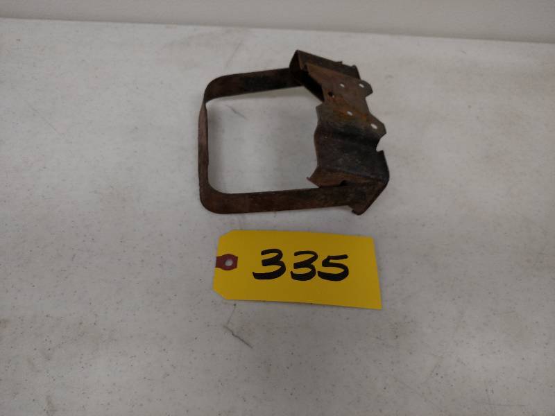 lot 335 image: Chev. Windsheild Washer Bottle Brac...