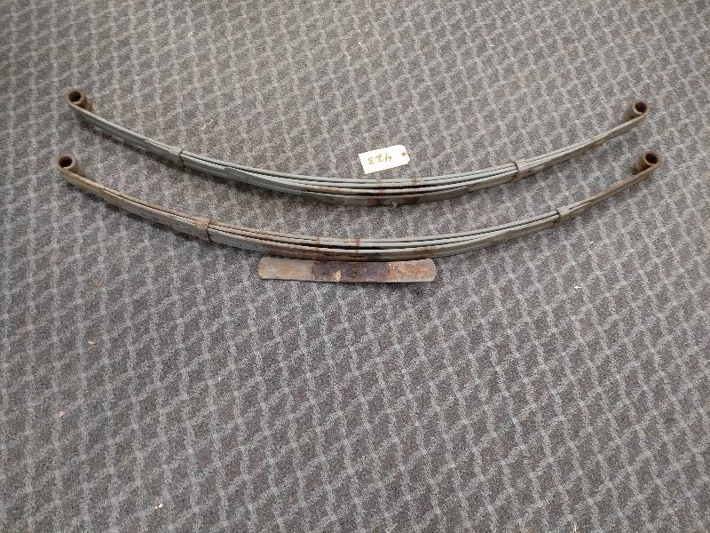 lot 423 image: 55-57 Chev. Rear Leaf Springs, Brok...