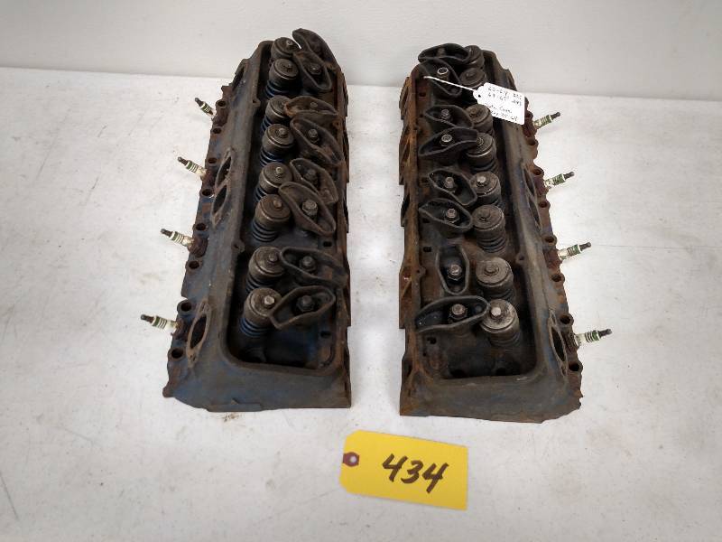 lot 434 image: Chev. Small Block Heads, 62-64 327 ...
