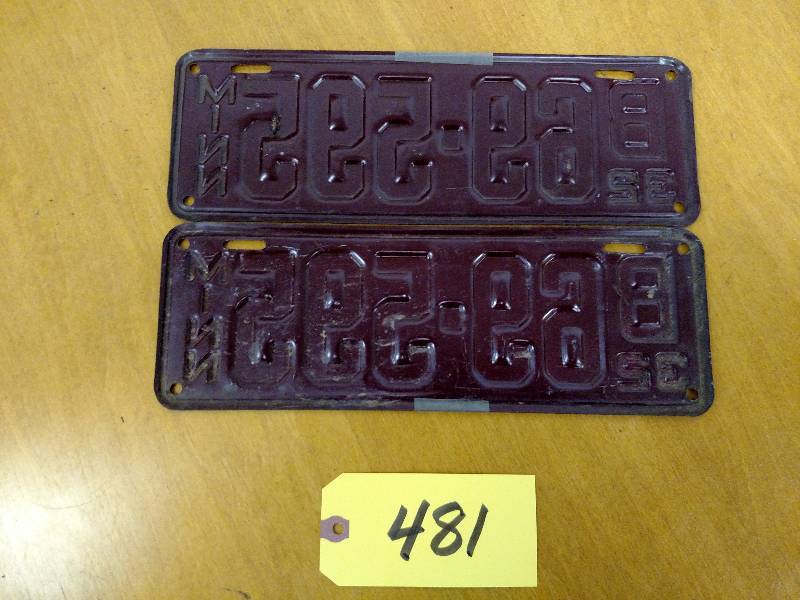 lot 481 image: Pair of 1932 Minnesota License Plates