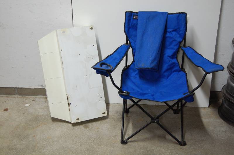 Range Hood & Lawn Chair