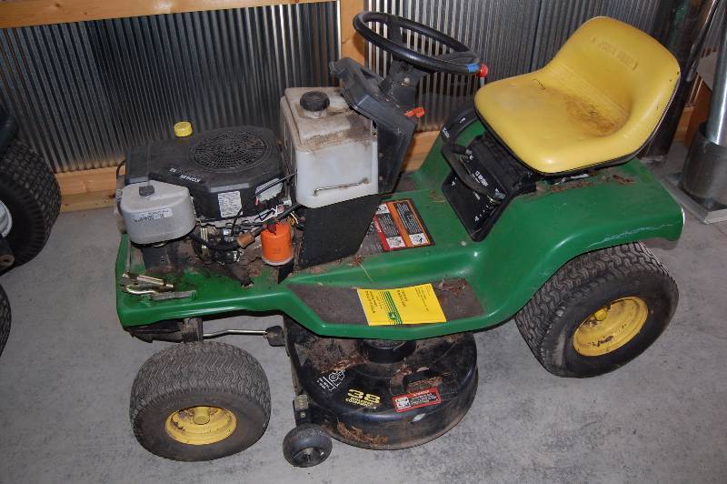 John Deere Riding Lawn Mower