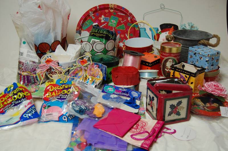 Assorted Holiday Lot