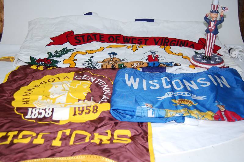 Misc Flags and Lamp