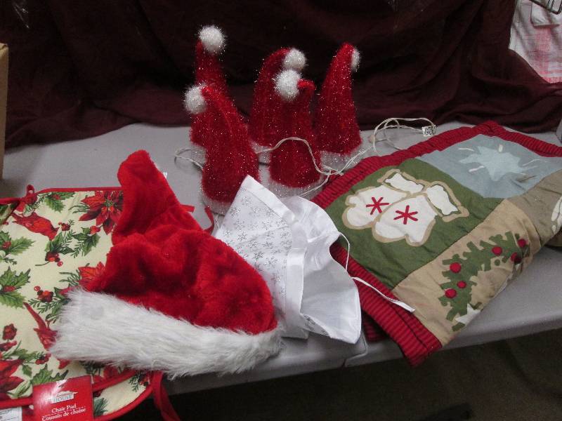 Set of 5 Lit Santa Hats, 4 Holiday ...