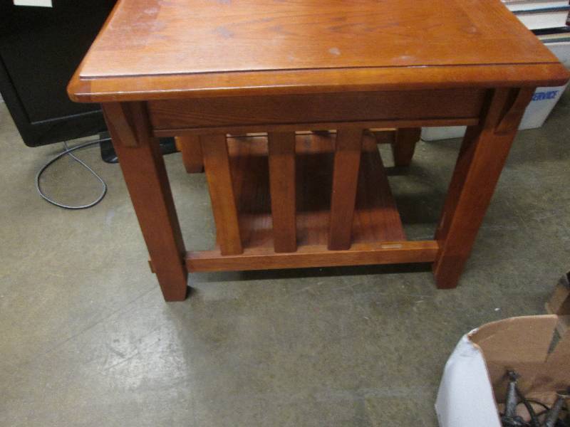 Wood Endlamp Table 22x26x21H Inche...