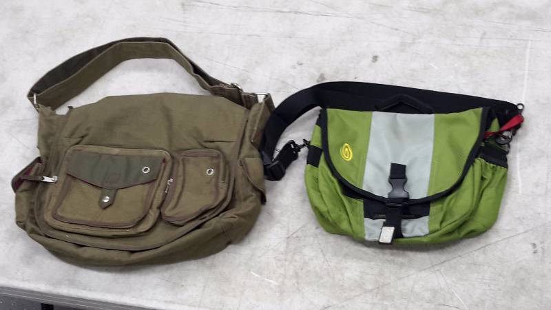 lot 9 image: Pair of handbags