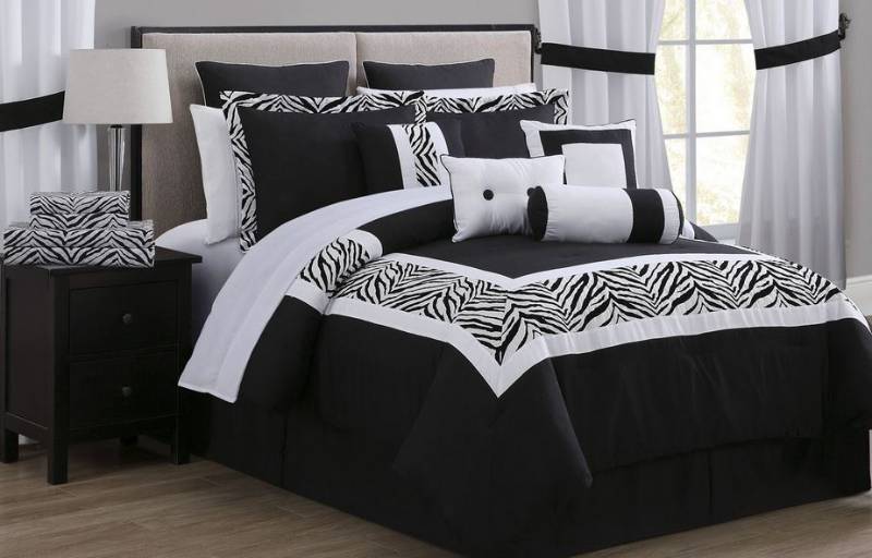 lot 4 image: alcove Nairobe 30-Pc. Bedroom Super Set - Queen