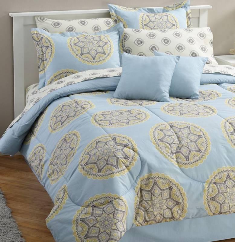lot 23 image: alcove Carlotta 20-Pc. Bedroom Set - Queen