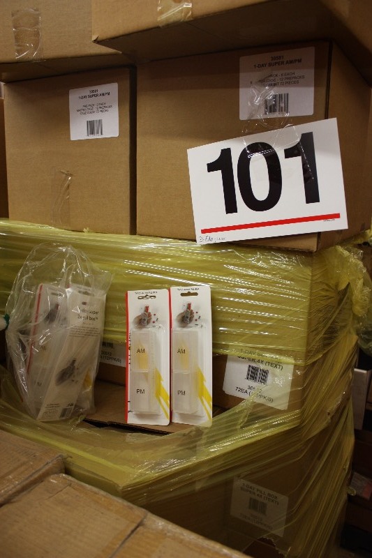 3456 Packages of Plastic Pill Box - Retail carded