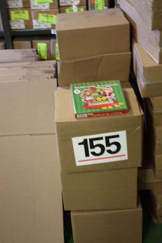 125 Holiday Countdown Calendars.  Changable numbers.