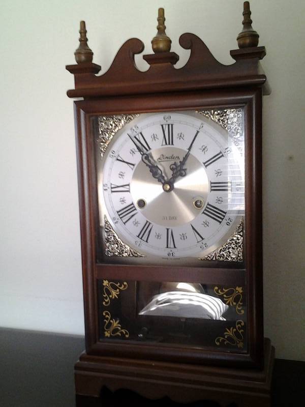 Linden 31-Day Clock With Key (10x19)