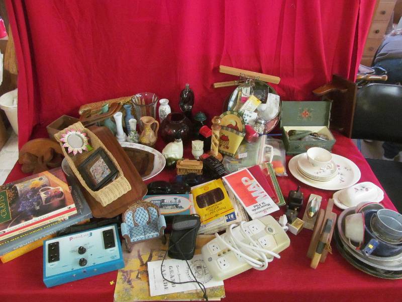 large lot of variety of household items