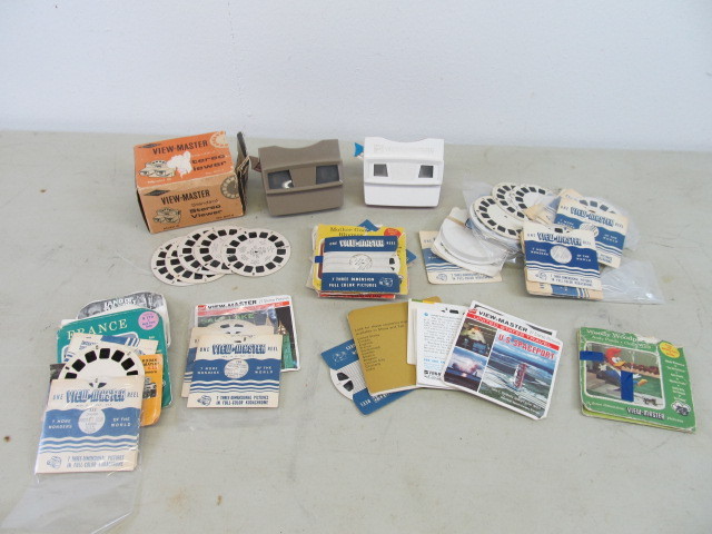 lot 23 image: Lot of View Masters w Reels