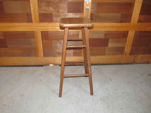lot 7 image: Vintage Wood Artists Stool