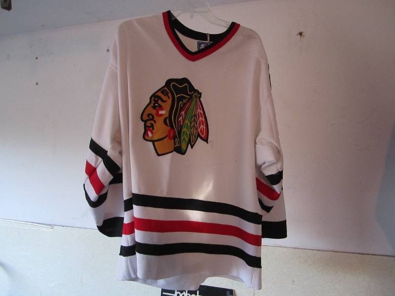 lot 5 image: Size XL Starter jersey...