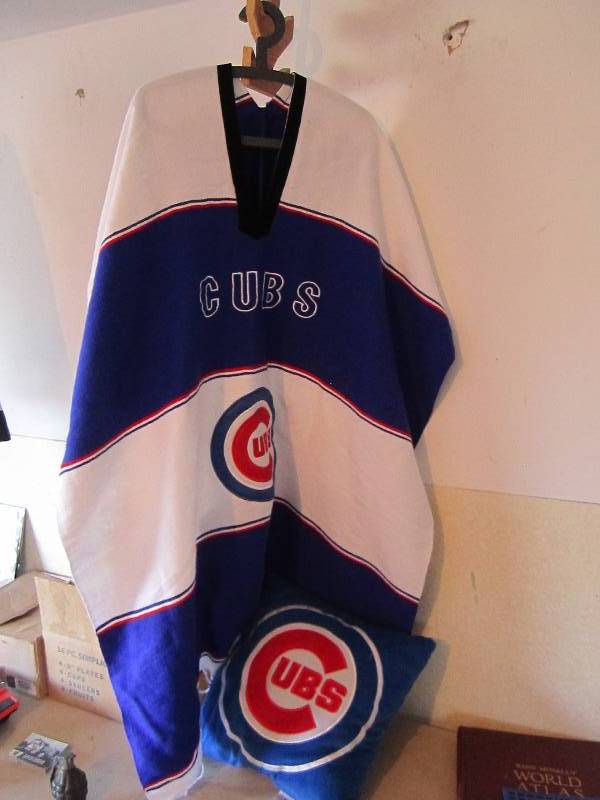 lot 6 image: Cubs blanket shirt and pillow...