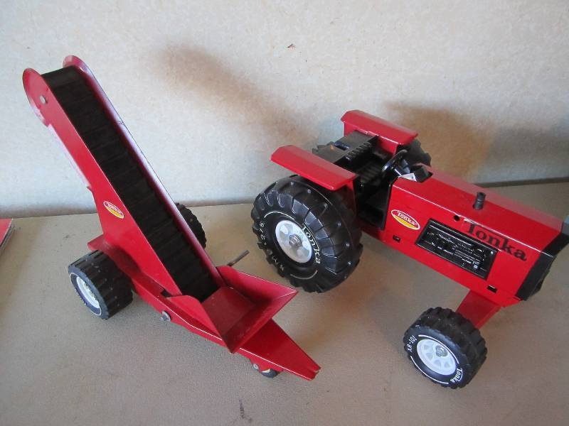 lot 54 image: Tonka tractor replica...