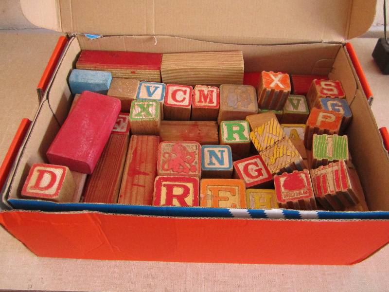 lot 61 image: Box of wood blocks...