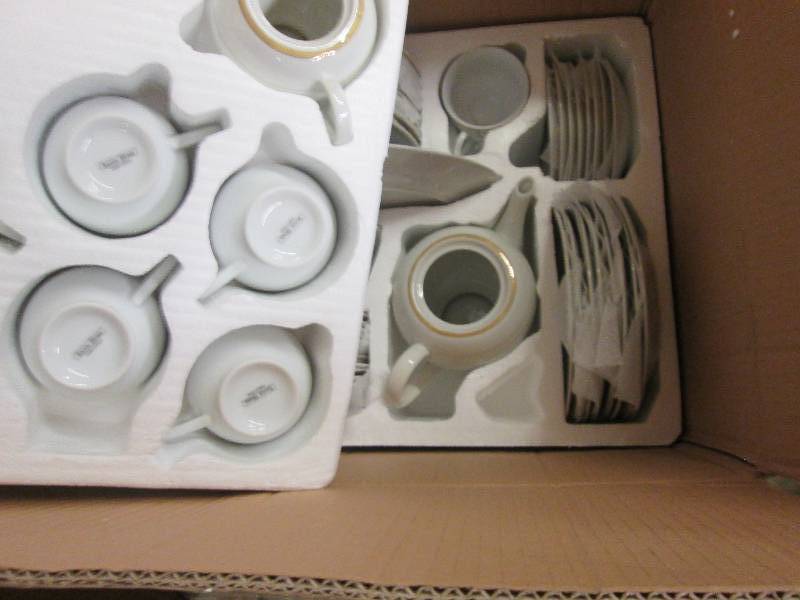 Savoy Home Dinnerware Set for 8 wit...