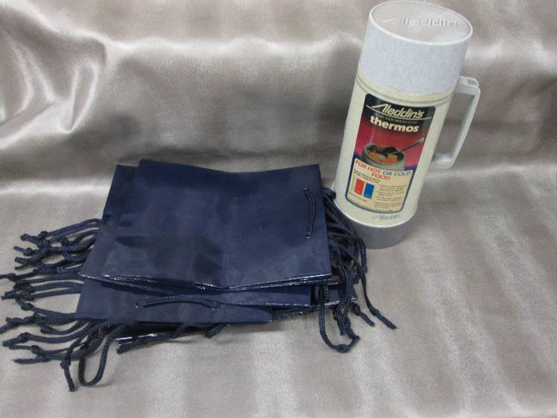 Aladdin Thermos, Small gift bags...