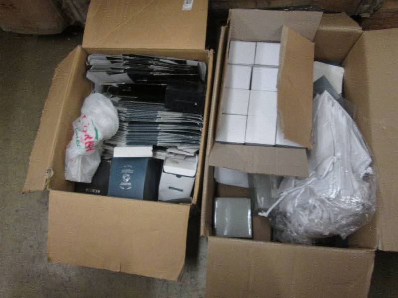 Lot of Empty Watch CasesBoxes, Gif...