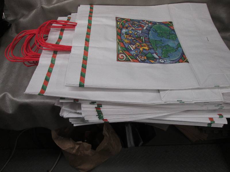 Case of approx 200 Large GiftShopp...