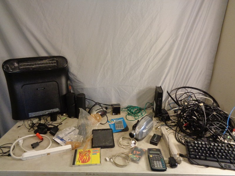 lot 147 image: Assorted Electronics