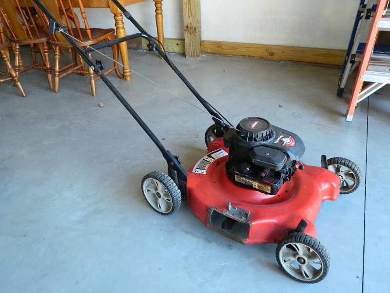 lot 15 image: MTD Yard Machines Push Mower