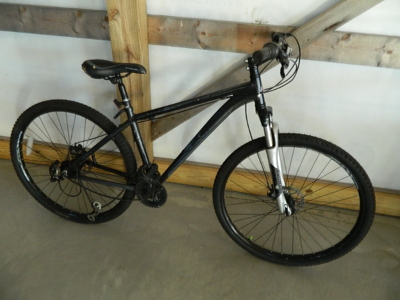lot 30 image: Schwinn Mountain Bike