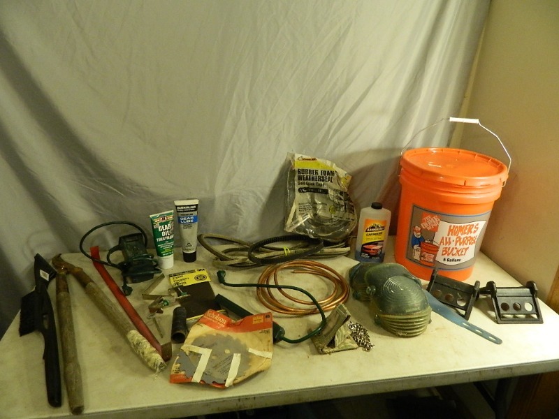 lot 105 image: Tools and Shop Supplies
