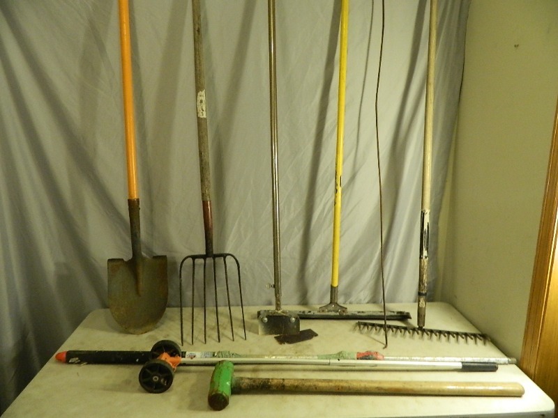lot 110 image: Long Handle Tools