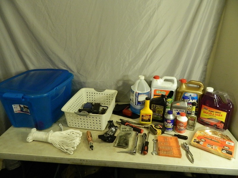 lot 114 image: Shop Chemicals and Tools